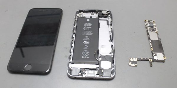 Reparação de um iPhone 6S (chip de controlo de carga)