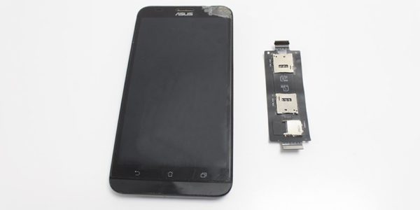 Reparação de um Asus Zenfone 2 5.5 (Flex de leitor de cartões)