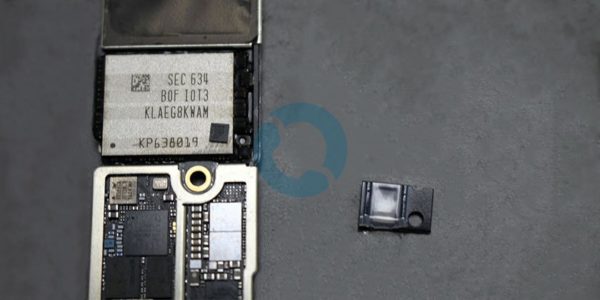 Reparação do chip de carga de um iPhone 7
