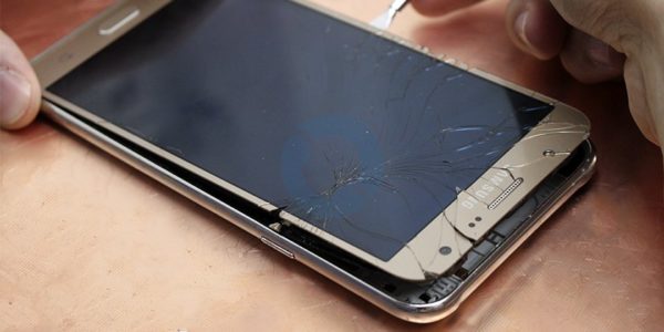 Reparação ecrã de um Samsung J7